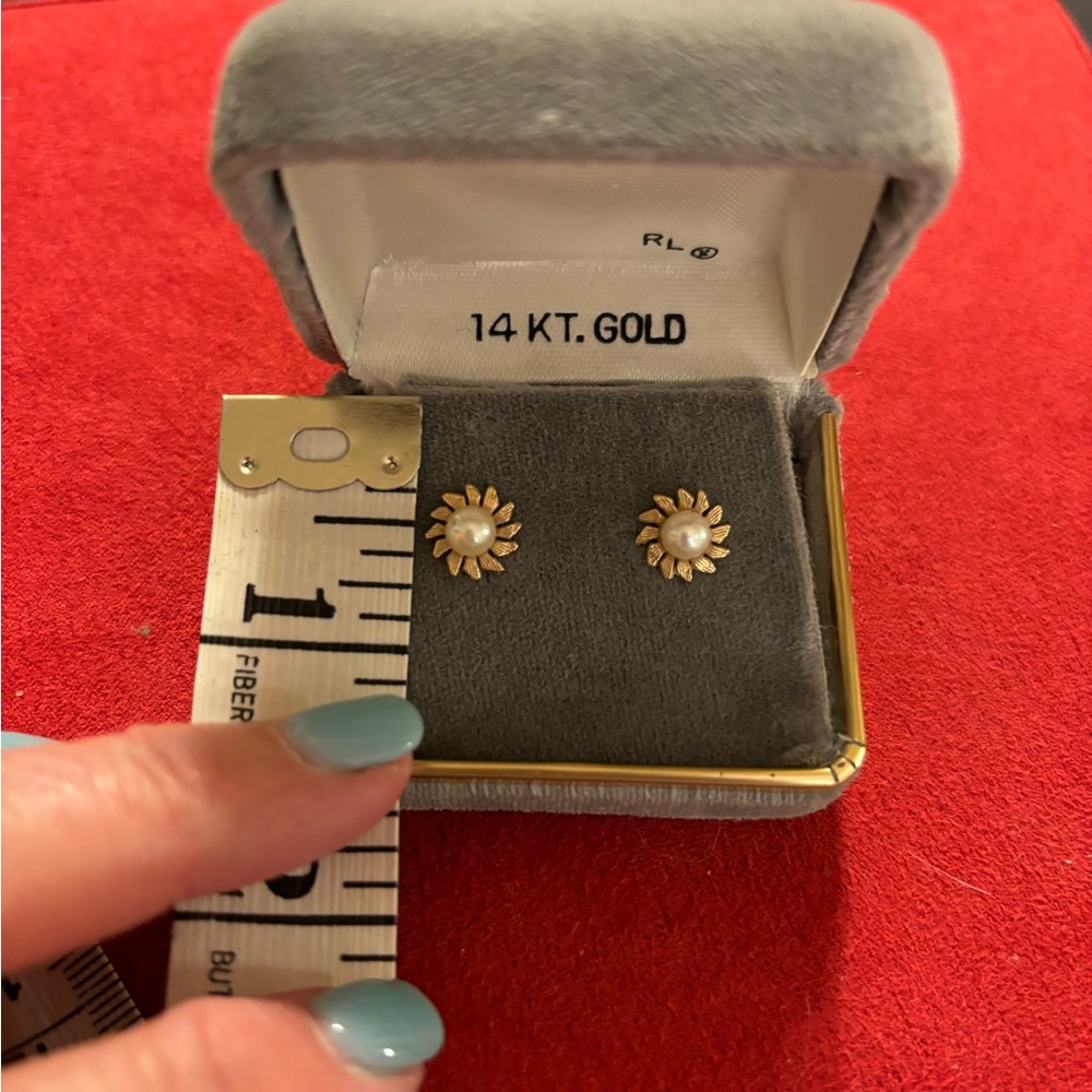 Pearl earrings set in 14k - Picture 2 of 3